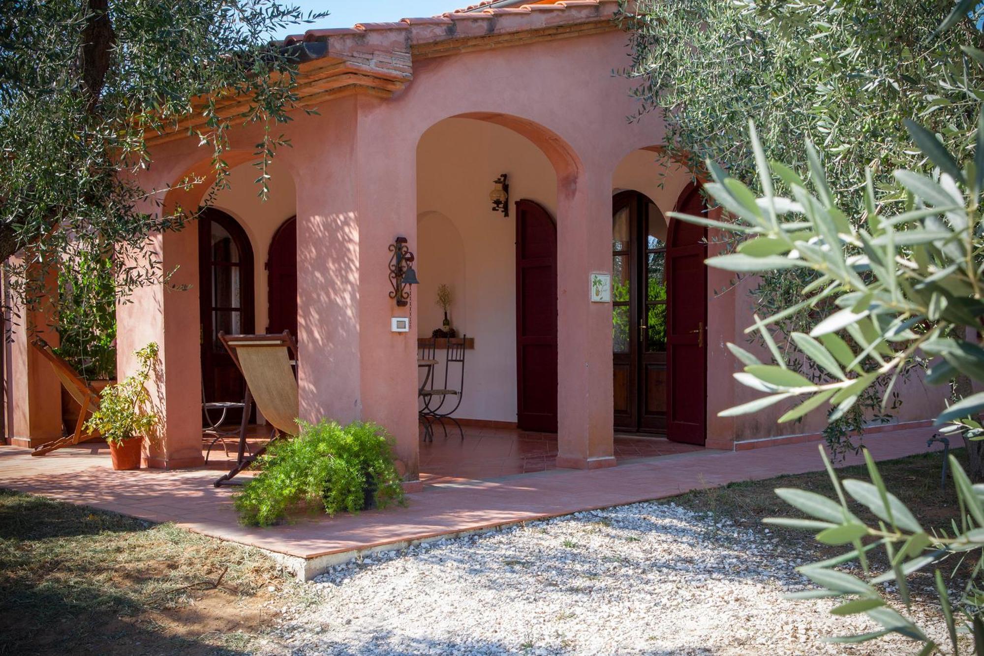 Agriturismo Tra Gli Ulivi, Chiappini Winery 볼게리 외부 사진